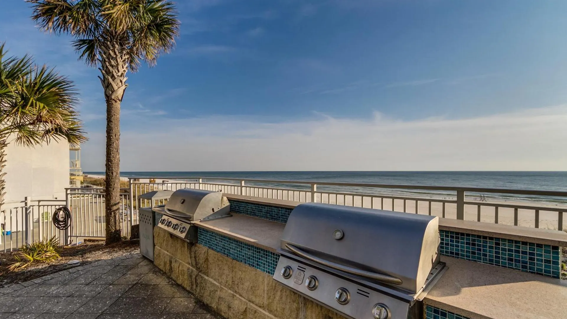 Aqua Resort 1207 By Emerald Coast Retreats Panama City Beach Apartment
