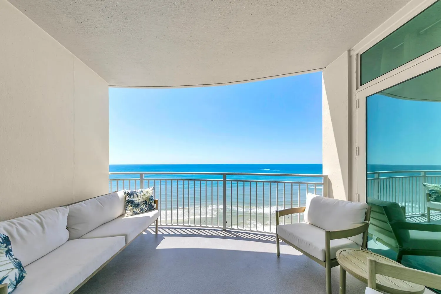 Aqua Resort 1207 By Emerald Coast Retreats Panama City Beach United States