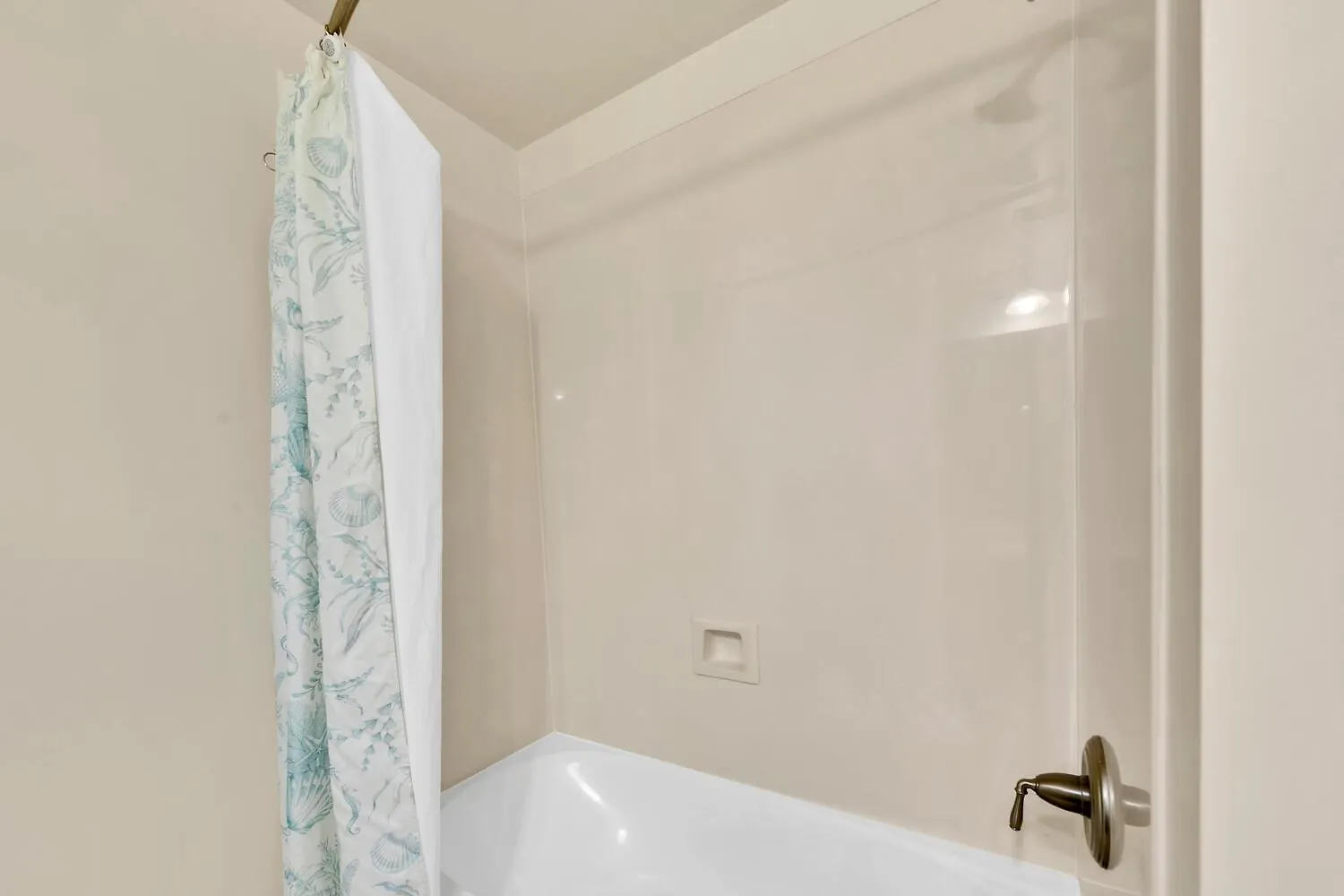 Aqua Resort 1207 By Emerald Coast Retreats Panama City Beach Apartment