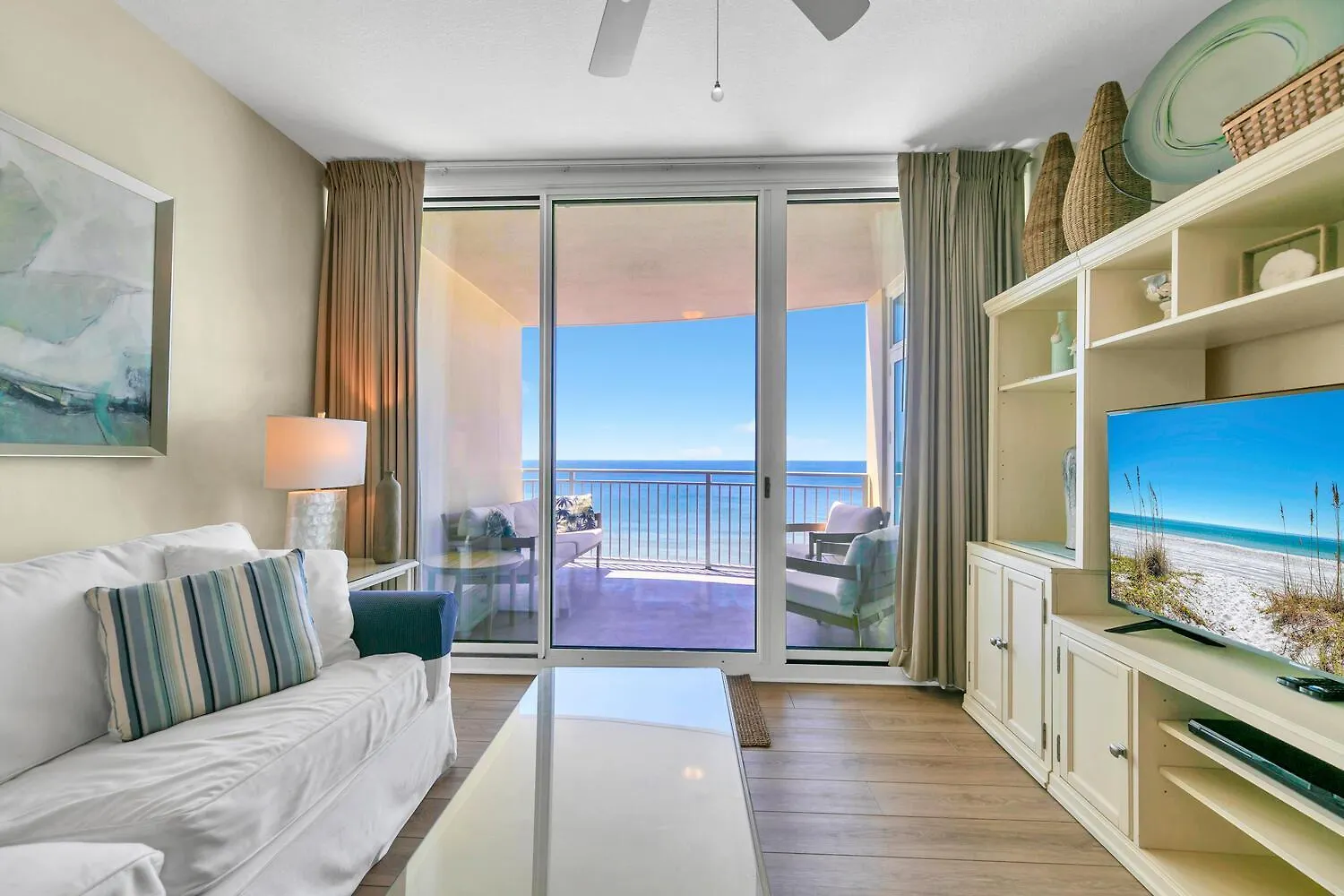 Aqua Resort 1207 By Emerald Coast Retreats Panama City Beach
