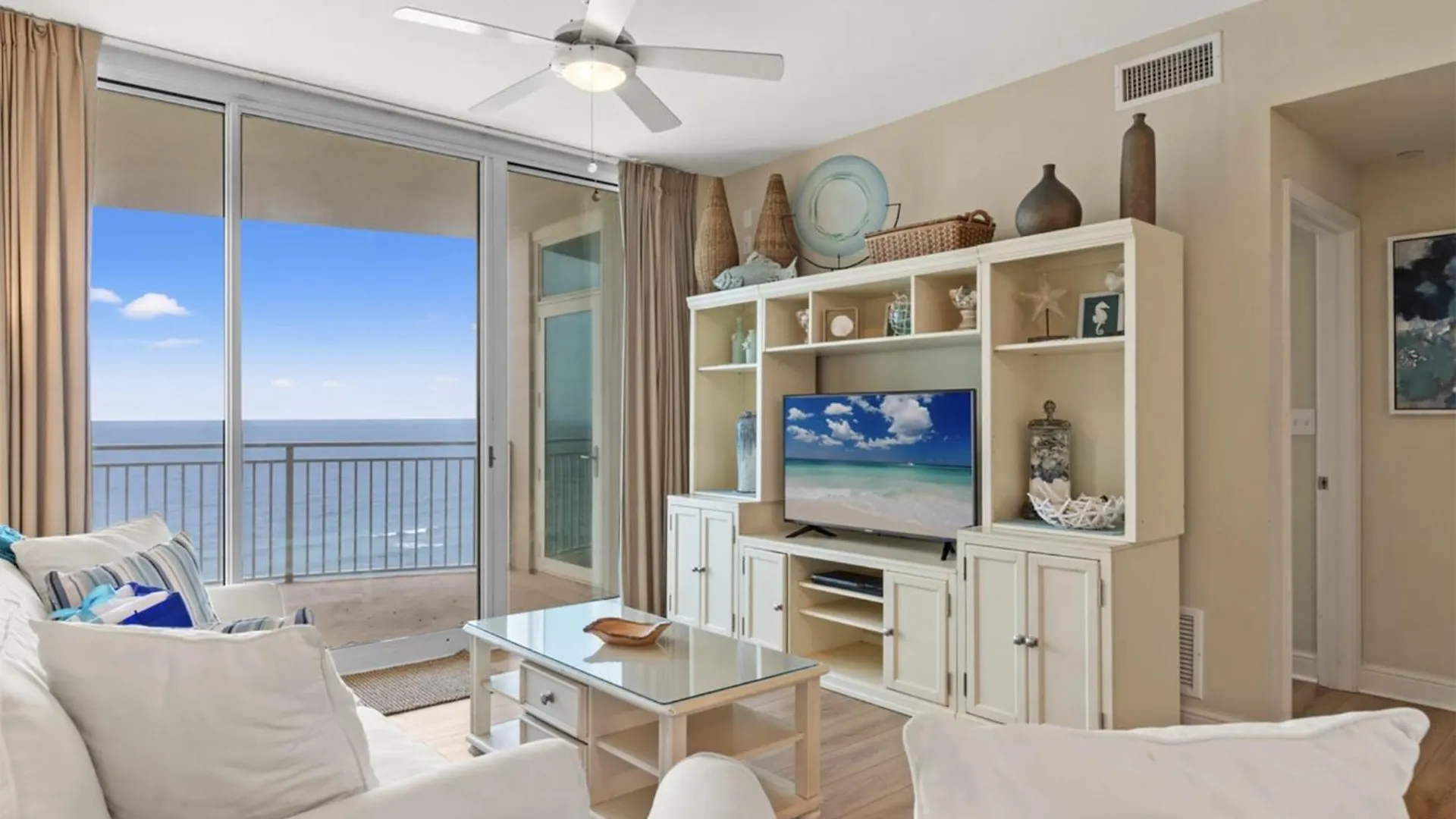 Aqua Resort 1207 By Emerald Coast Retreats location
