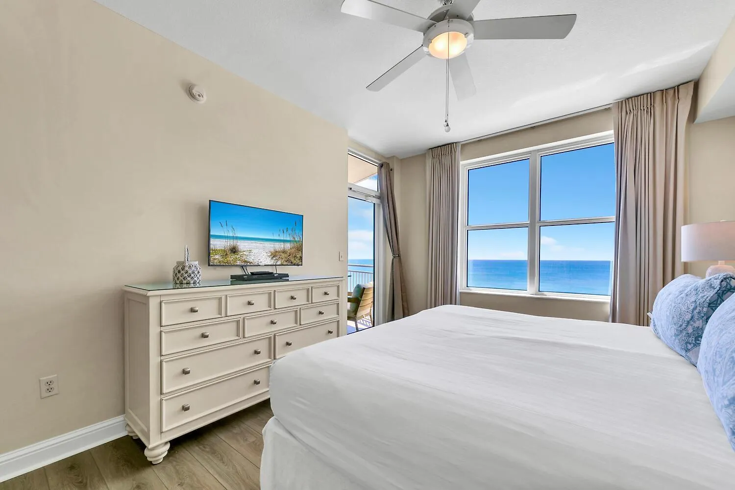 Apartment Aqua Resort 1207 By Emerald Coast Retreats Panama City Beach