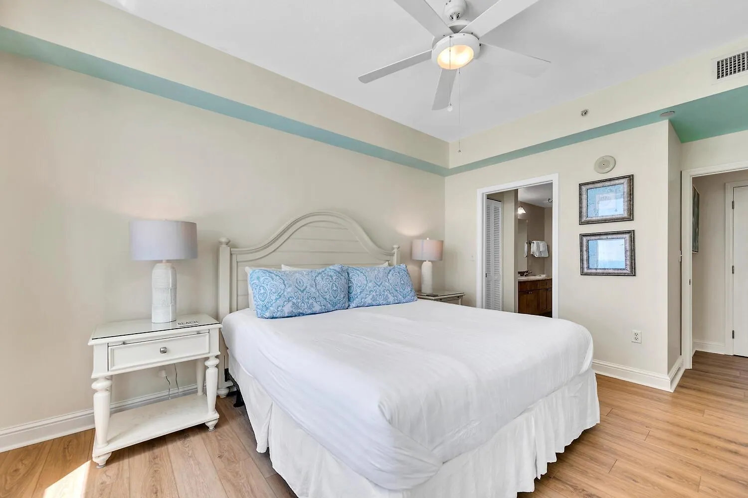 Aqua Resort 1207 By Emerald Coast Retreats Panama City Beach United States