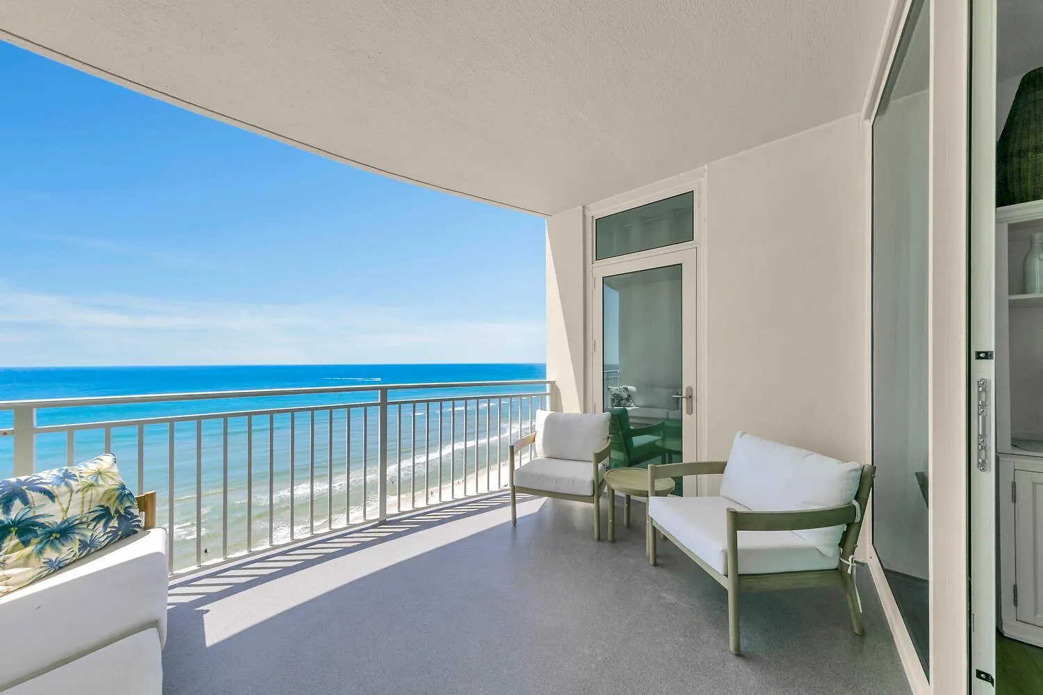 Aqua Resort 1207 By Emerald Coast Retreats Panama City Beach